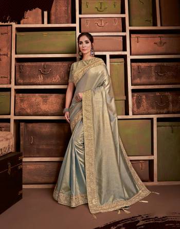 Dive into the festivity with a subtle dash of gold and emerge looking like a goddess in this very sober saree with a delicate golden sheen. Pair with classy chaandbaalis to enhance the look. 