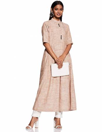 Grab This Pretty Long Kurti In Light Peach Color Fabricated On Khadi. This Readymade Kurti Is Available In All Regular Sizes And Also It Is Durable, Light Weight and Easy To Carry All Day Long. 